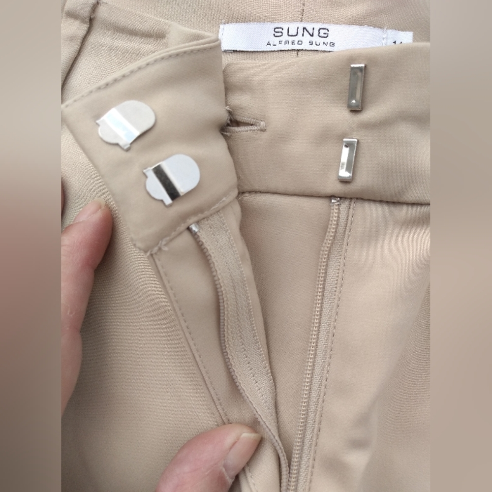 Alfred Sung Women's Khaki Coloured Cropped Dress Pants, Size 14, Like New - Picture 3 of 9
